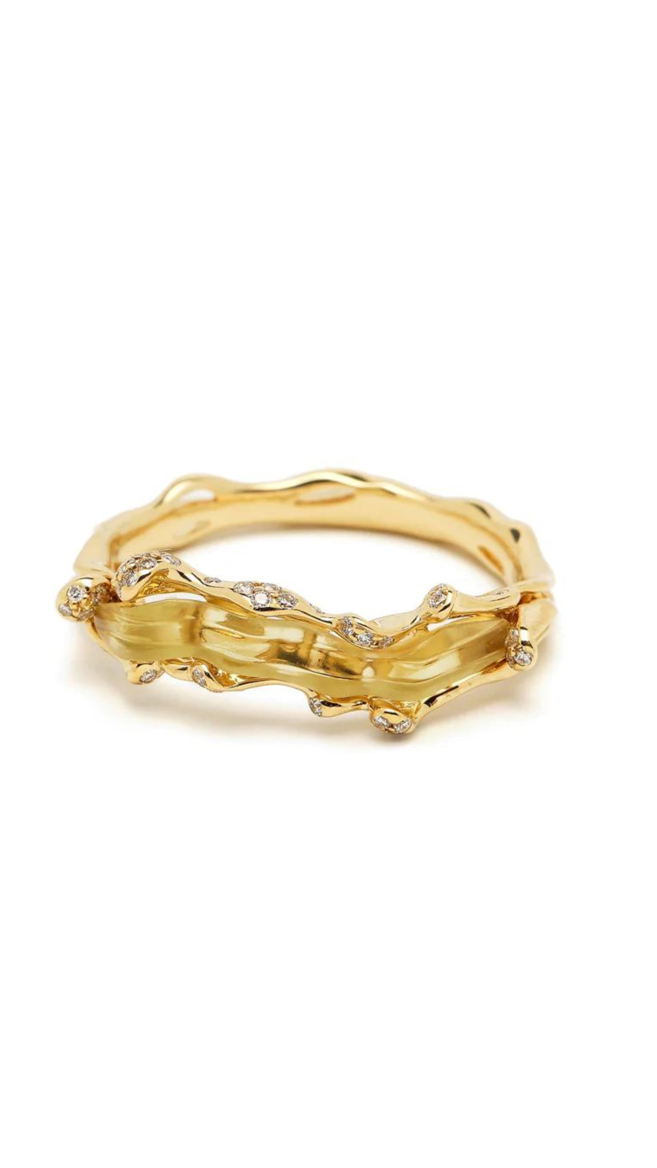Bibi van der Velden, Olive Quartz Wave Stackable Ring. Organic wave shaped ring crafted in 18K gold with olive quartz inset and white diamonds. Shown from the front. 