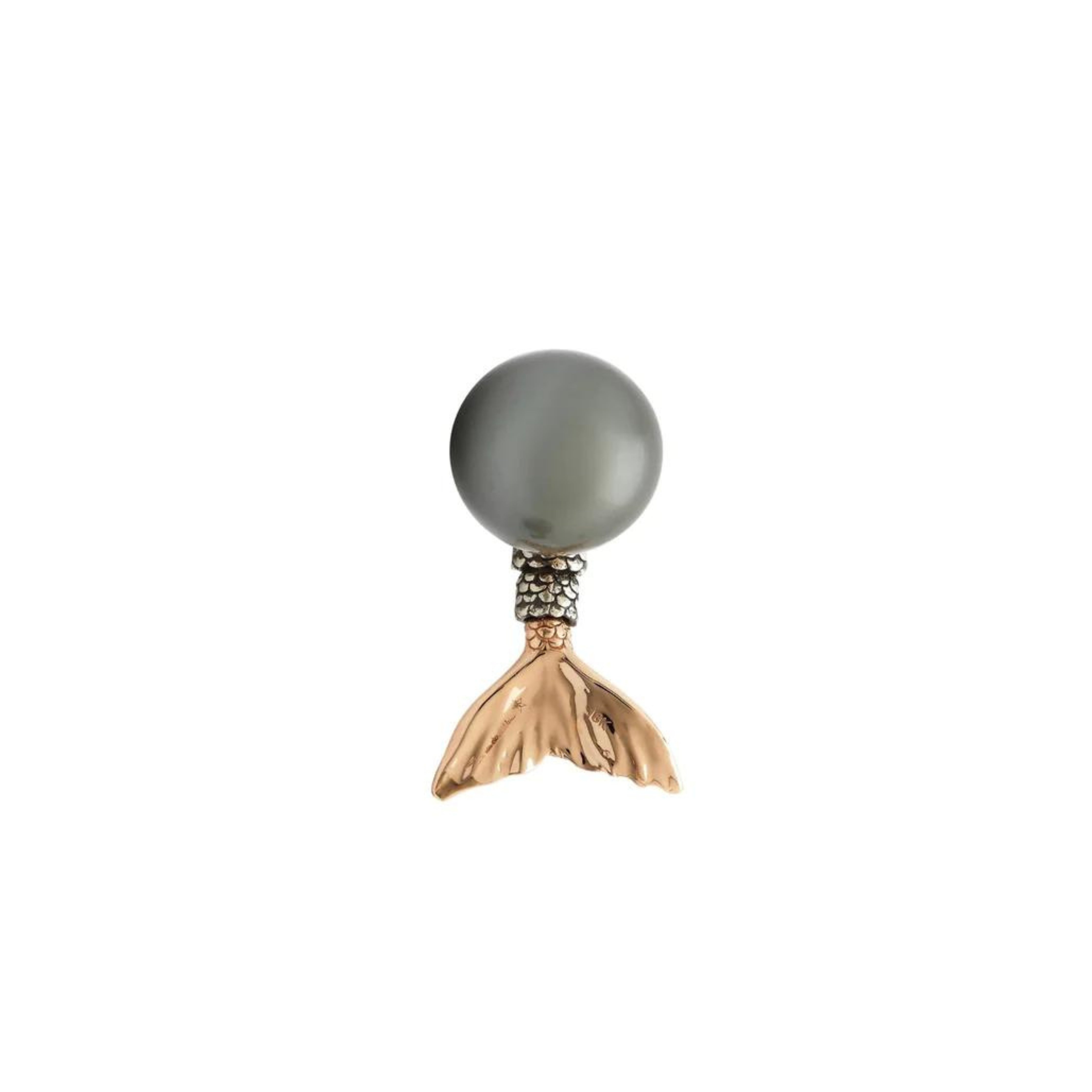 Bibi van der Velden Mermaid Pearl Earring. Made in 18K rose gold and sterling silver with a deep blue pearl and brown diamonds. Featuring a moving mermaid&#39;s tail with moving scales and gold fin. Shown from the front.