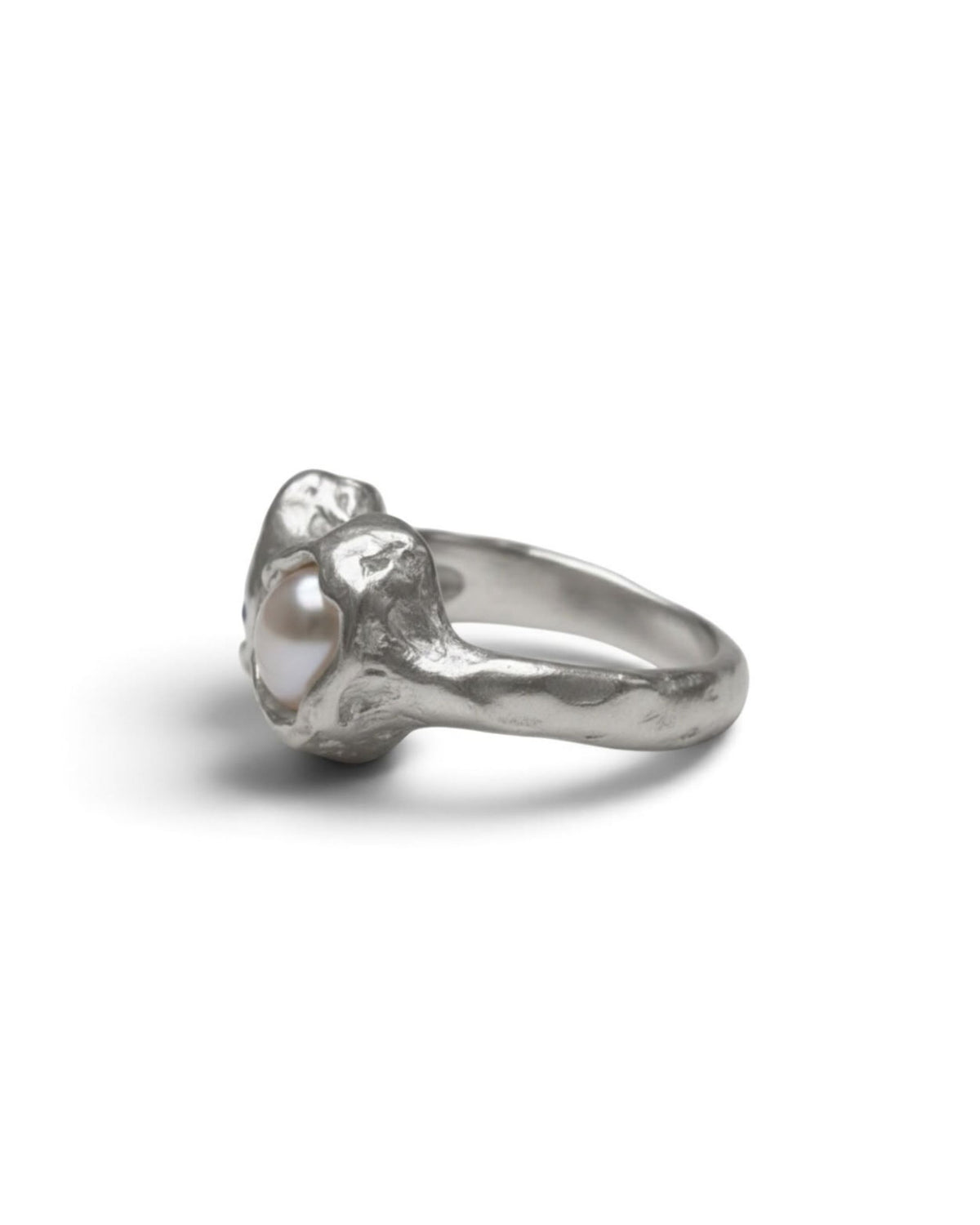 Camila D. Daneri Pearl &amp; Topaz Ring in sterling silver, side view showing band and pearl setting