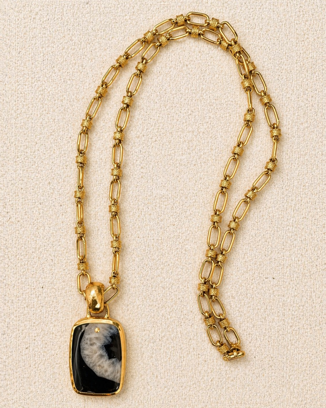 Françoise x Gas Bijoux Aura Pendant Necklace full flat lay showing complete chain and pendant