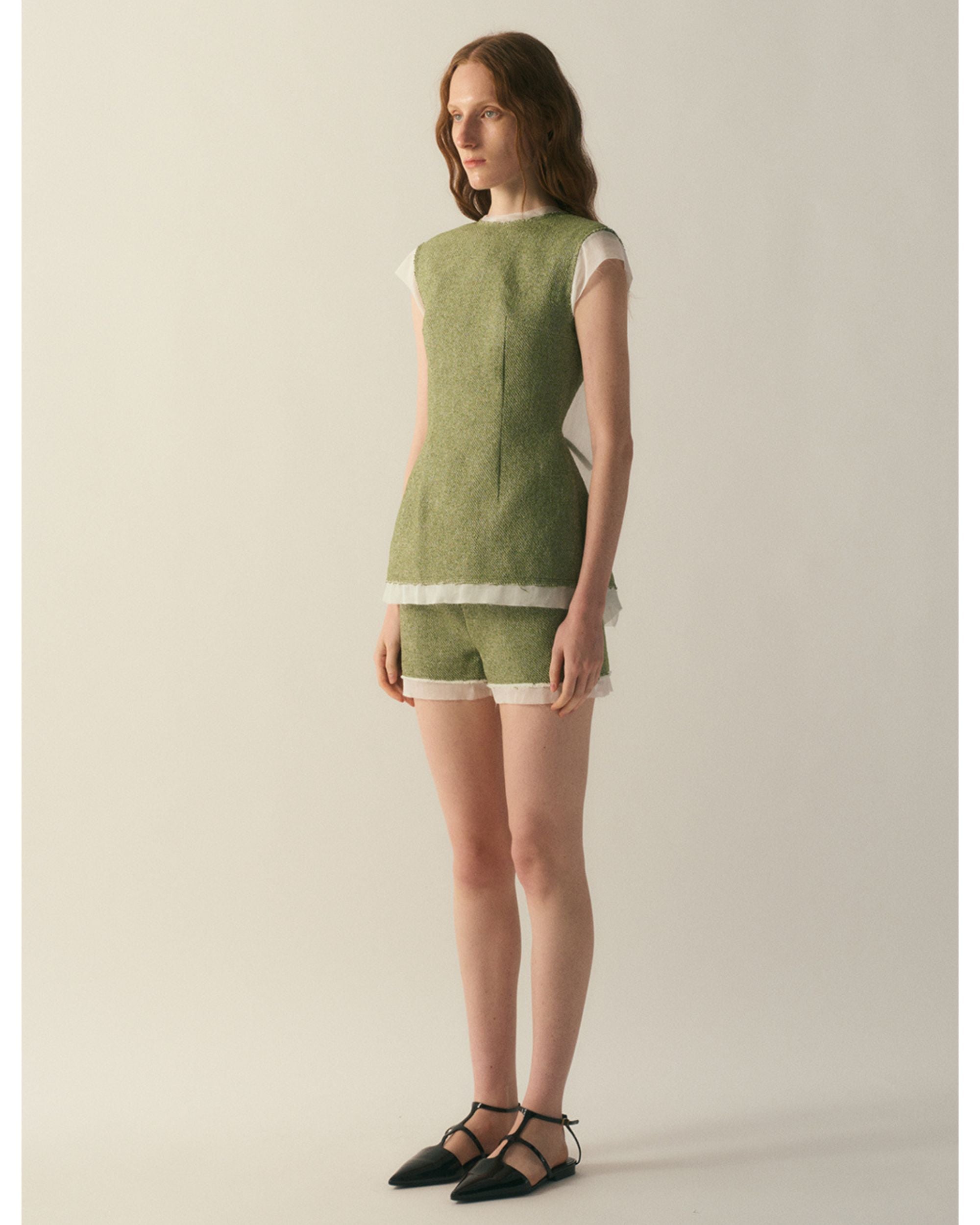 Side view showing structured silhouette
green