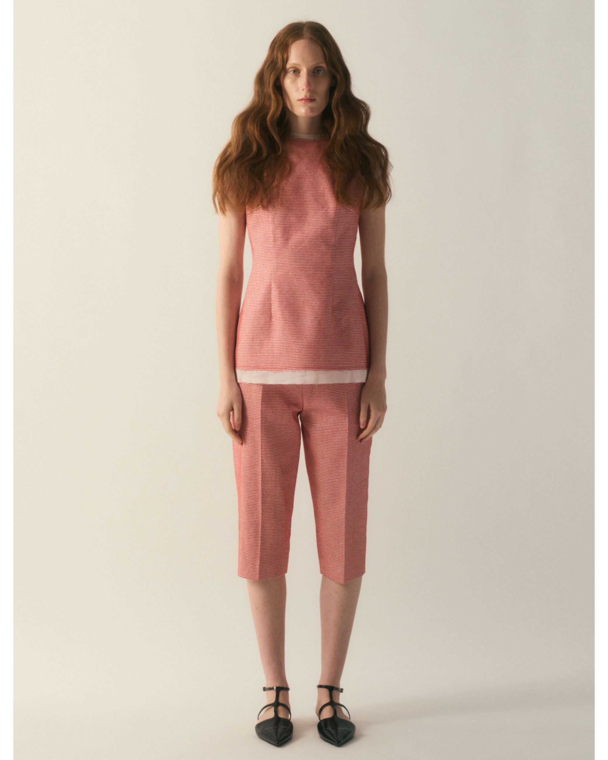 Front view of the Avelis Top in textured cotton-viscose blend pink