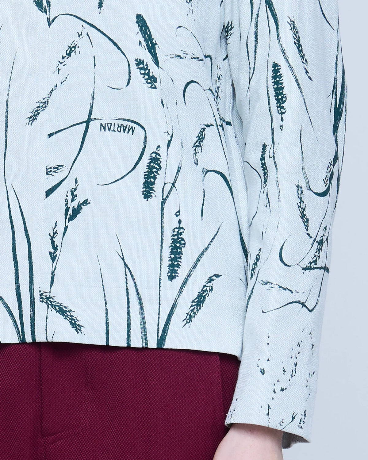Martan Sasha Top in Reedprint Ice Grey and Green, fabric detail