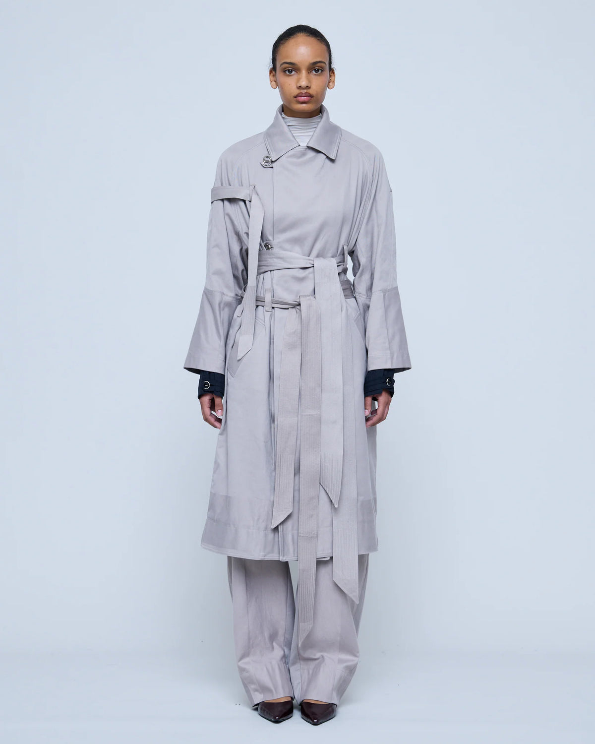 MARTAN Timon Trenchcoat in Taupe, belted front view