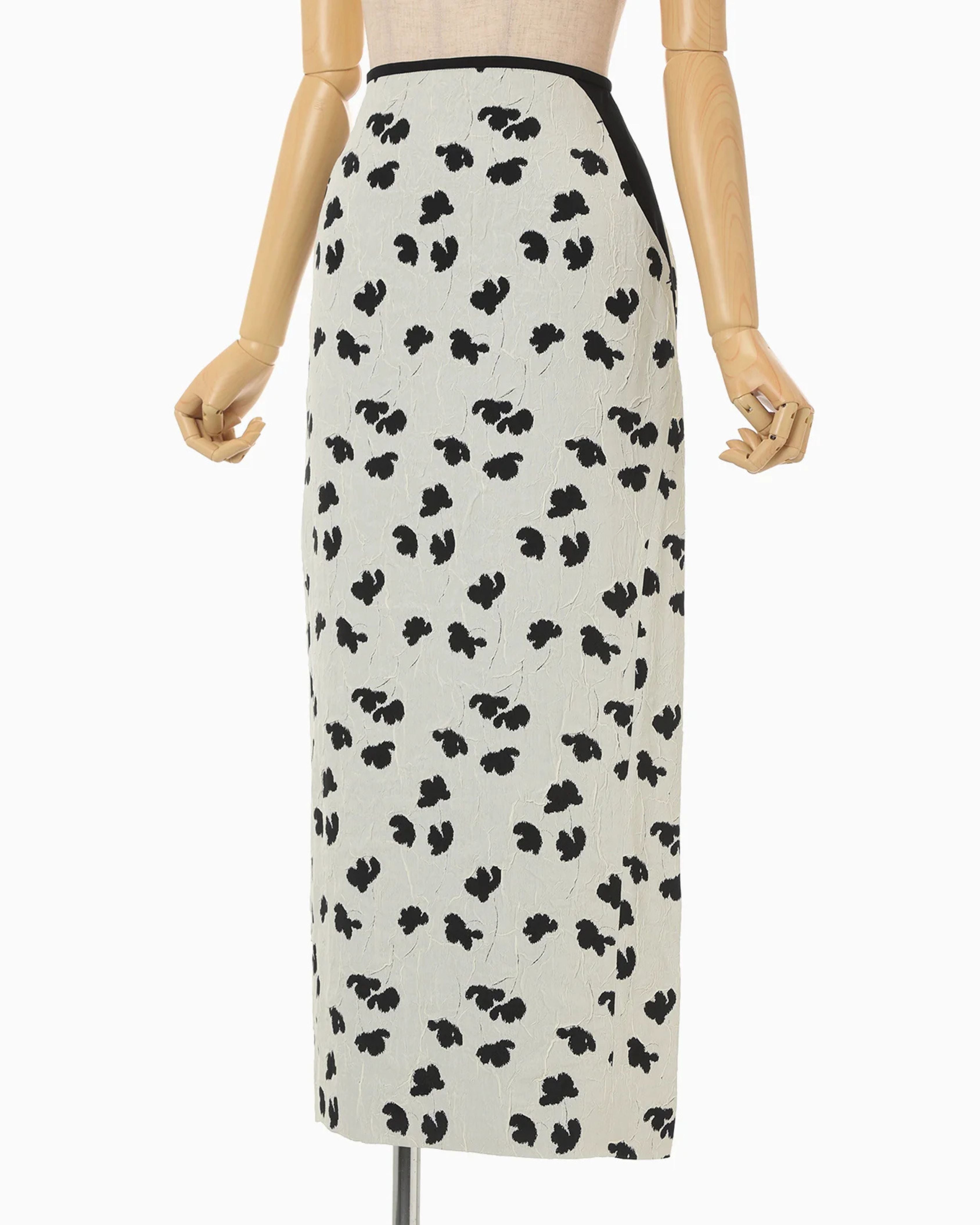 Mame Kurogouchi Double Layered Floral Jacquard Skirt in Ecru — 3/4 view 