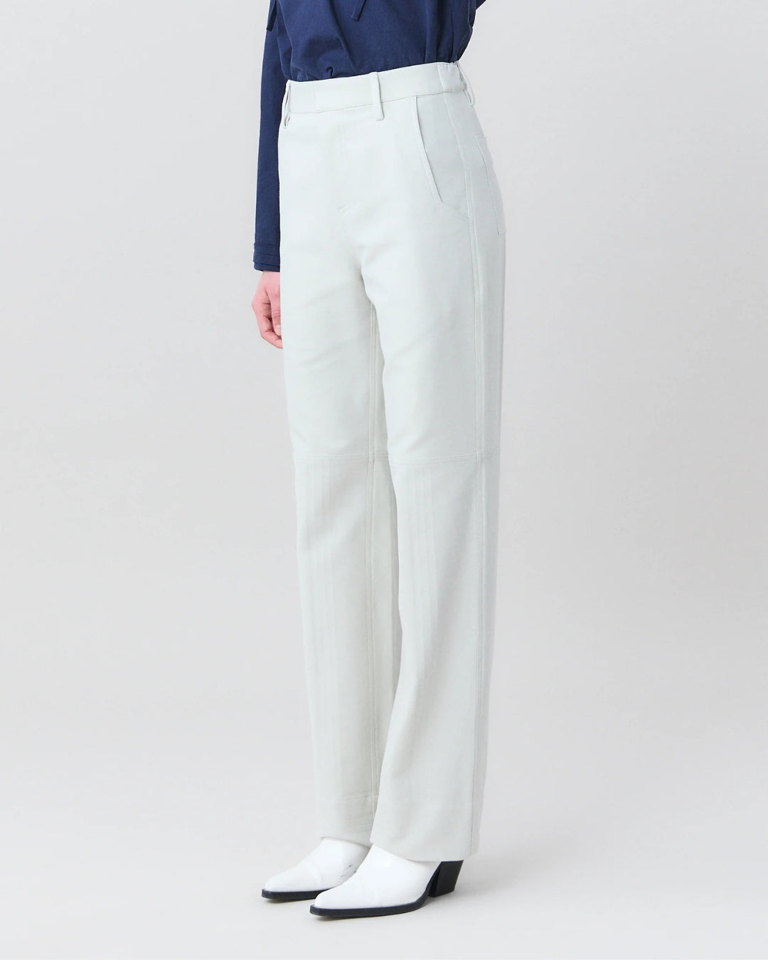MARTAN Jelle Trousers, three-quarter view showing fit and ice grey colourway