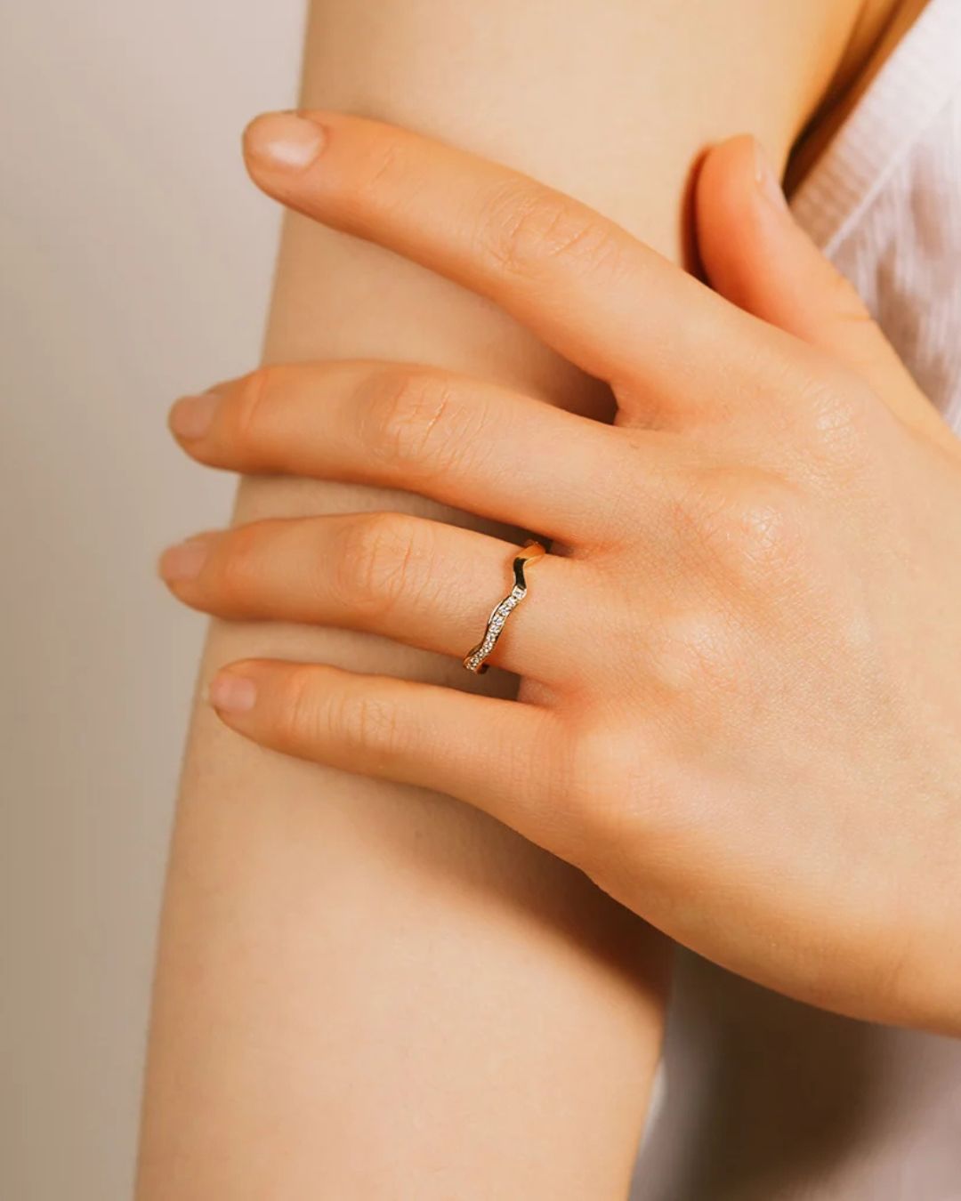 Milamore Kintsugi Pavé Vine Ring in 18K yellow gold and natural diamonds worn on the hand.