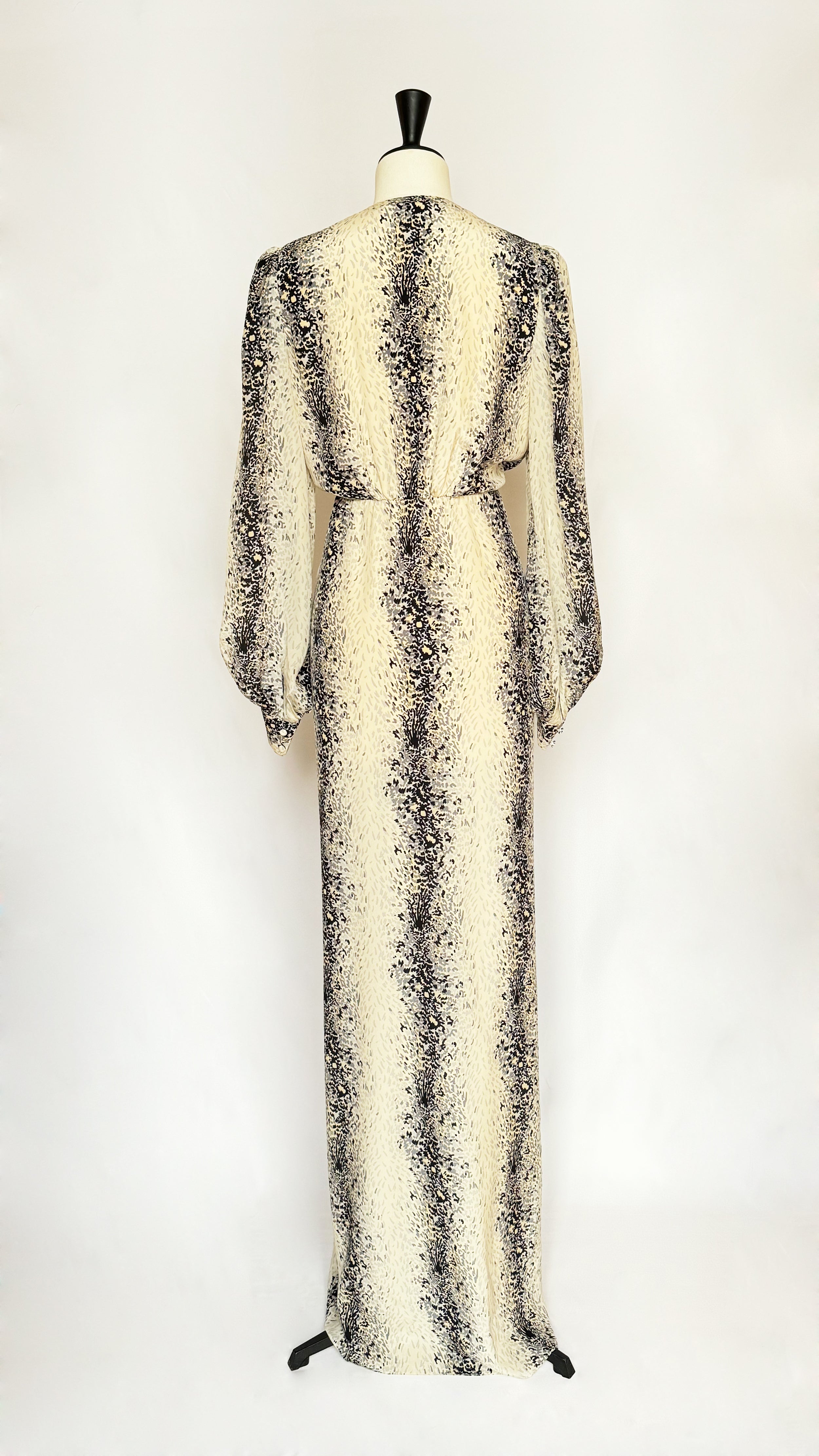 Balenciaga Archival Dress - Silk Gown Experience 27 Madrid Balenciaga Archival Dress - Silk Gown Experience 27 Madrid