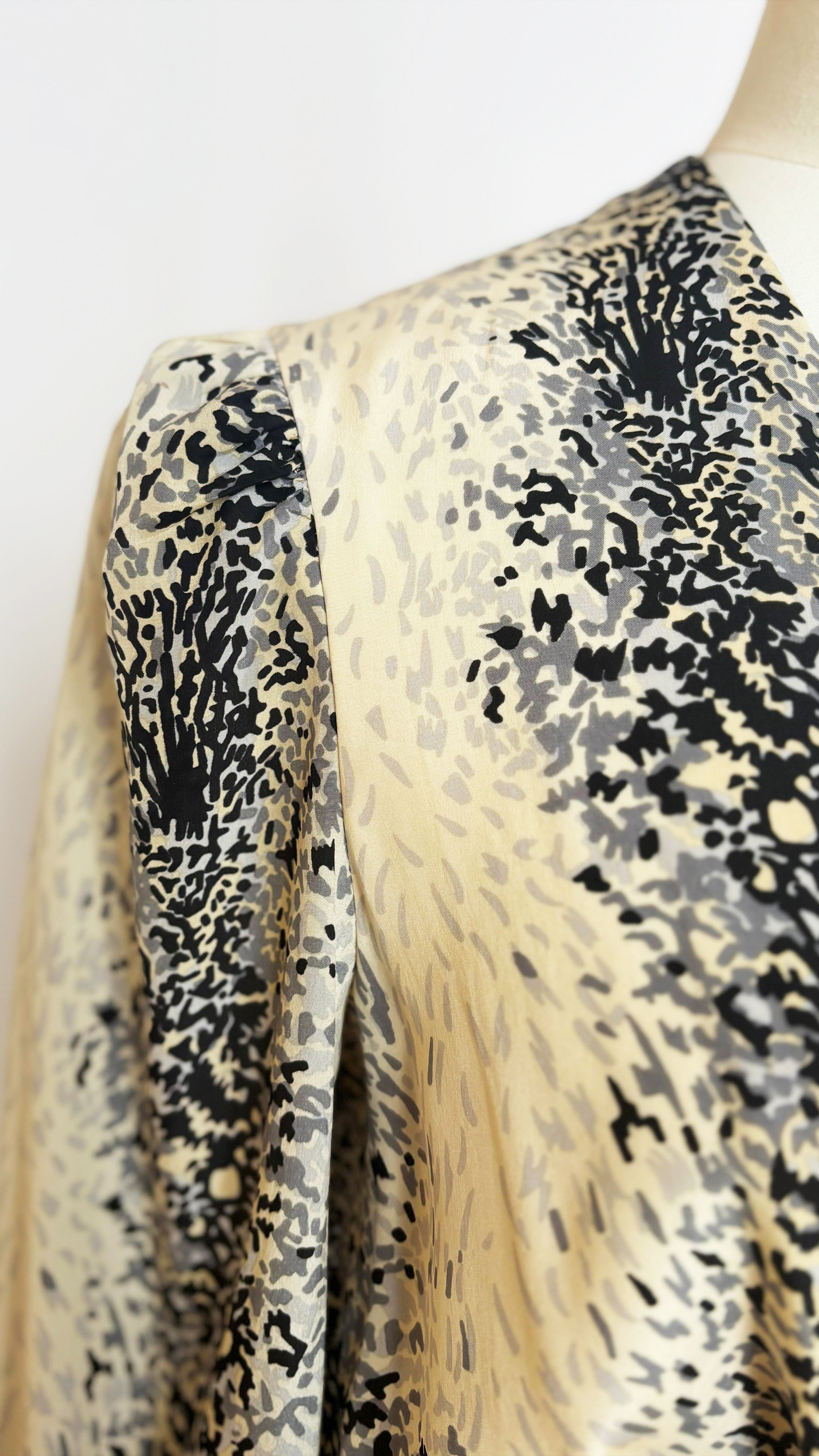 Balenciaga Archival Dress - Silk Gown Experience 27 Madrid Balenciaga Archival Dress - Silk Gown Experience 27 Madrid