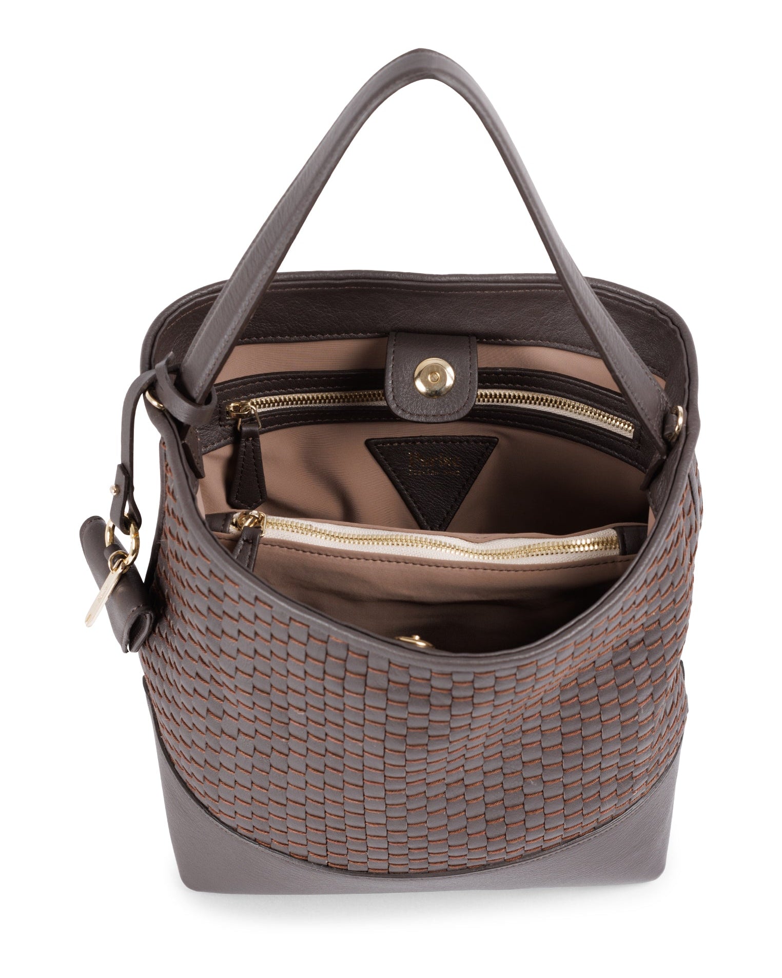 Parise ‘51’ Large Bucket Bag in Ebony — handwoven Italian leather crafted on 18th-century wooden looms in Veneto. Available at Experience 27 Madrid.
