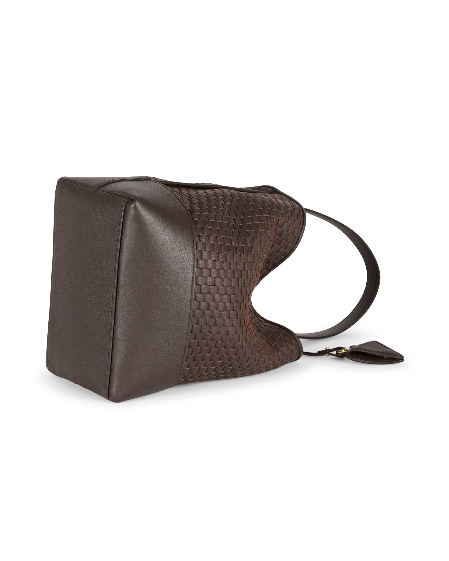 Parise ‘51’ Large Bucket Bag in Ebony — handwoven Italian leather crafted on 18th-century wooden looms in Veneto. Available at Experience 27 Madrid.
