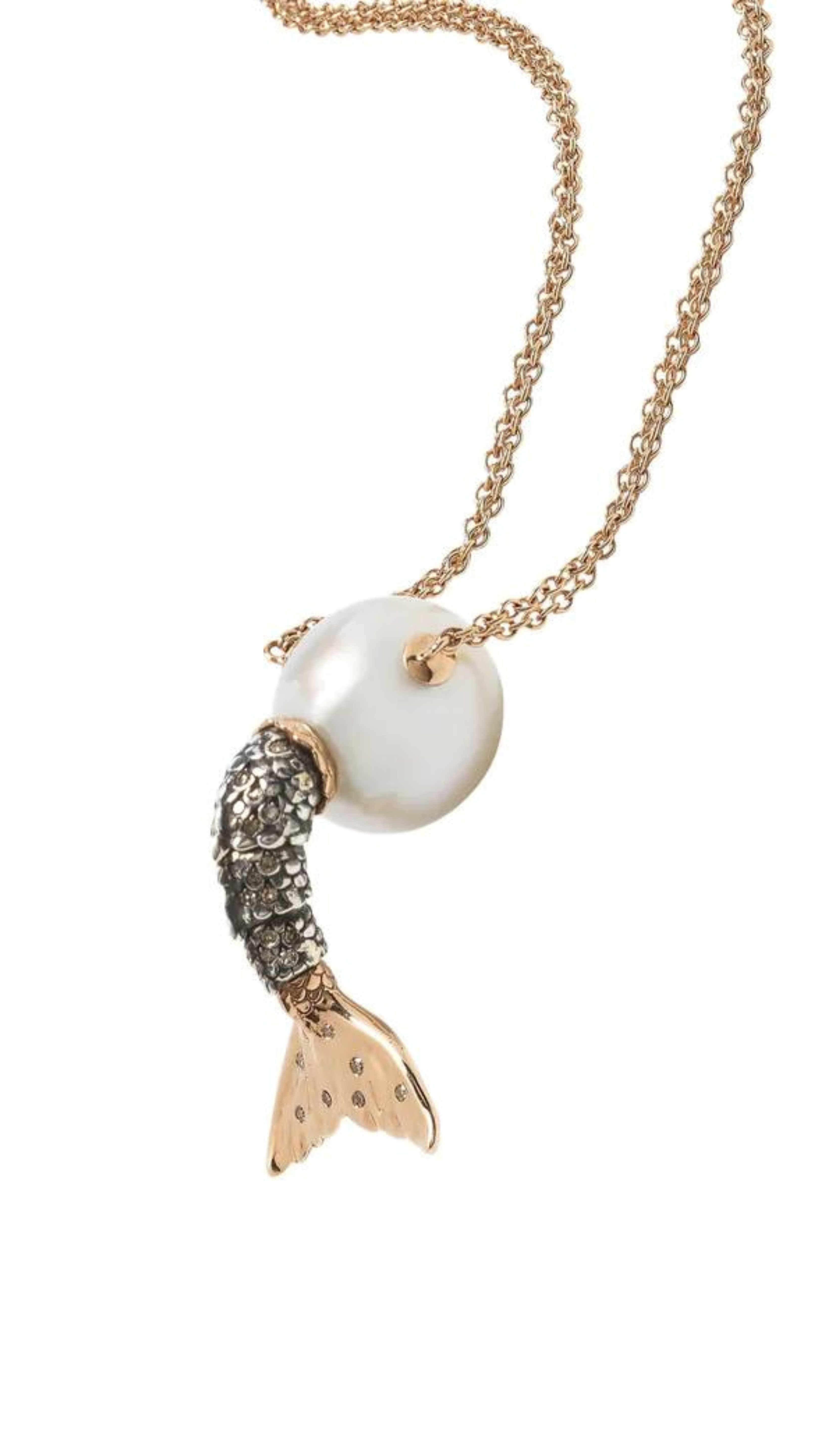 Bibi van der Velden The Mermaid Pearl Necklace. Crafted in 18K rose gold and sterling silver, embellished with white diamonds. The scales on the tail move, while the tail emerges from a luminous pearl and sits on an 18K rose gold chain.